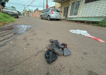 Homem morre após ser espancado e esfaqueado por grupo de pessoas