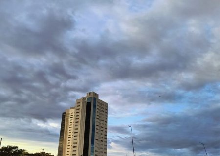 Chuva vindo aí? Chance cresce com avanço de frente fria nesta terça em MS