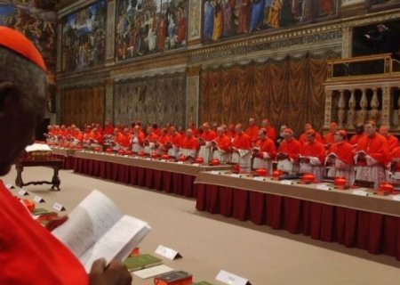 Conclave: Início das votações para o novo Papa começam nesta manhã