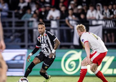 Santos é superado em amistoso com atuação discreta de Neymar