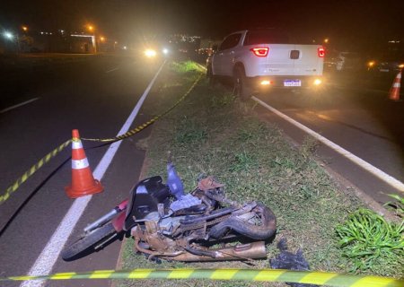 Motociclista é atropelada e morta por picape ao retornar para casa, em Dourados