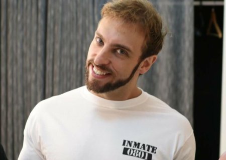 Humorista é condenado a mais de 8 anos de prisão por piadas preconceituosas em show